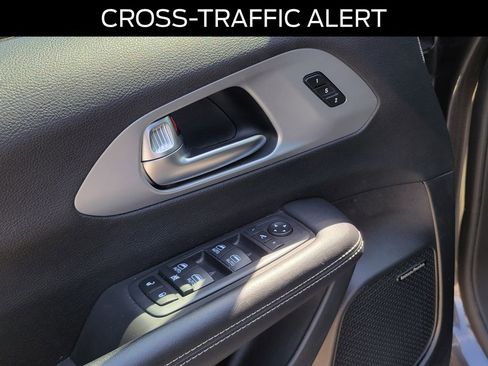 Used 2020 Chrysler Pacifica Limited w/ Advanced Safetytec Group image 18