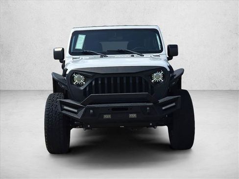 Used 2018 Jeep Wrangler Unlimited Sahara AWD/4WD image 2