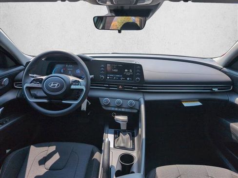 New 2026 Hyundai Elantra SE image 18