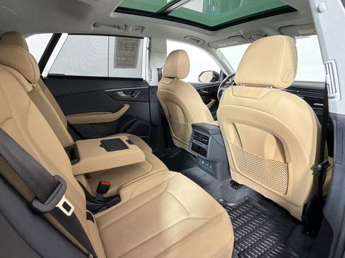 Used 2024 Audi Q8 Premium Plus image 30