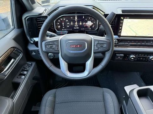 New 2026 GMC Sierra 1500 SLE image 11