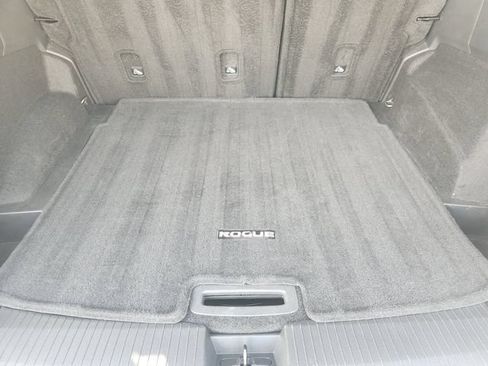 Used 2024 Nissan Rogue SV FWD image 29