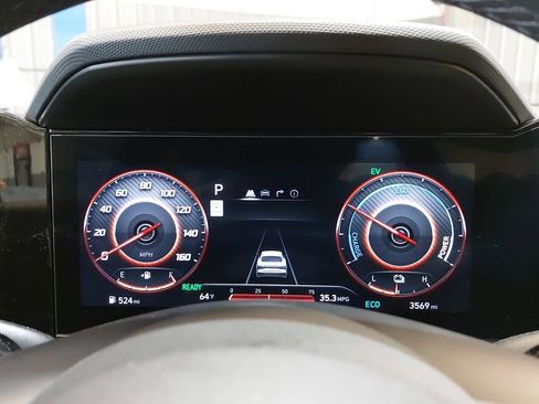 Used 2025 Hyundai Elantra Limited FWD image 18