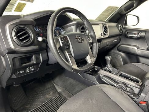 Used 2017 Toyota Tacoma TRD Off-Road w/ Tow Package (A/T) image 16