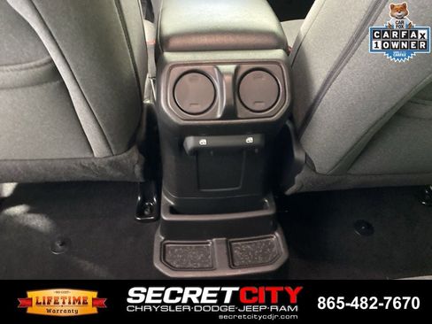 Used 2024 Jeep Wrangler Unlimited w/ Convenience Group AWD/4WD image 27