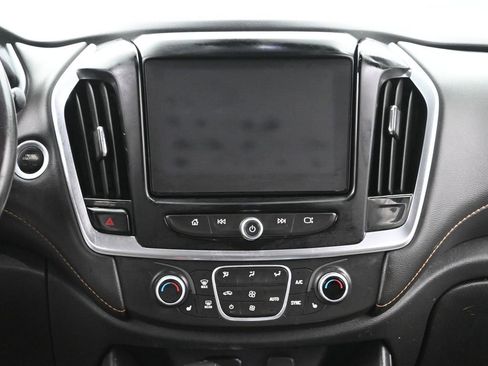 Used 2019 Chevrolet Traverse LT image 16