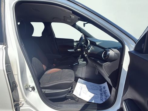 Used 2020 Nissan Kicks SR FWD image 38