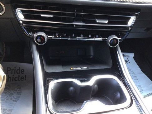 New 2026 Chevrolet Traverse High Country image 17