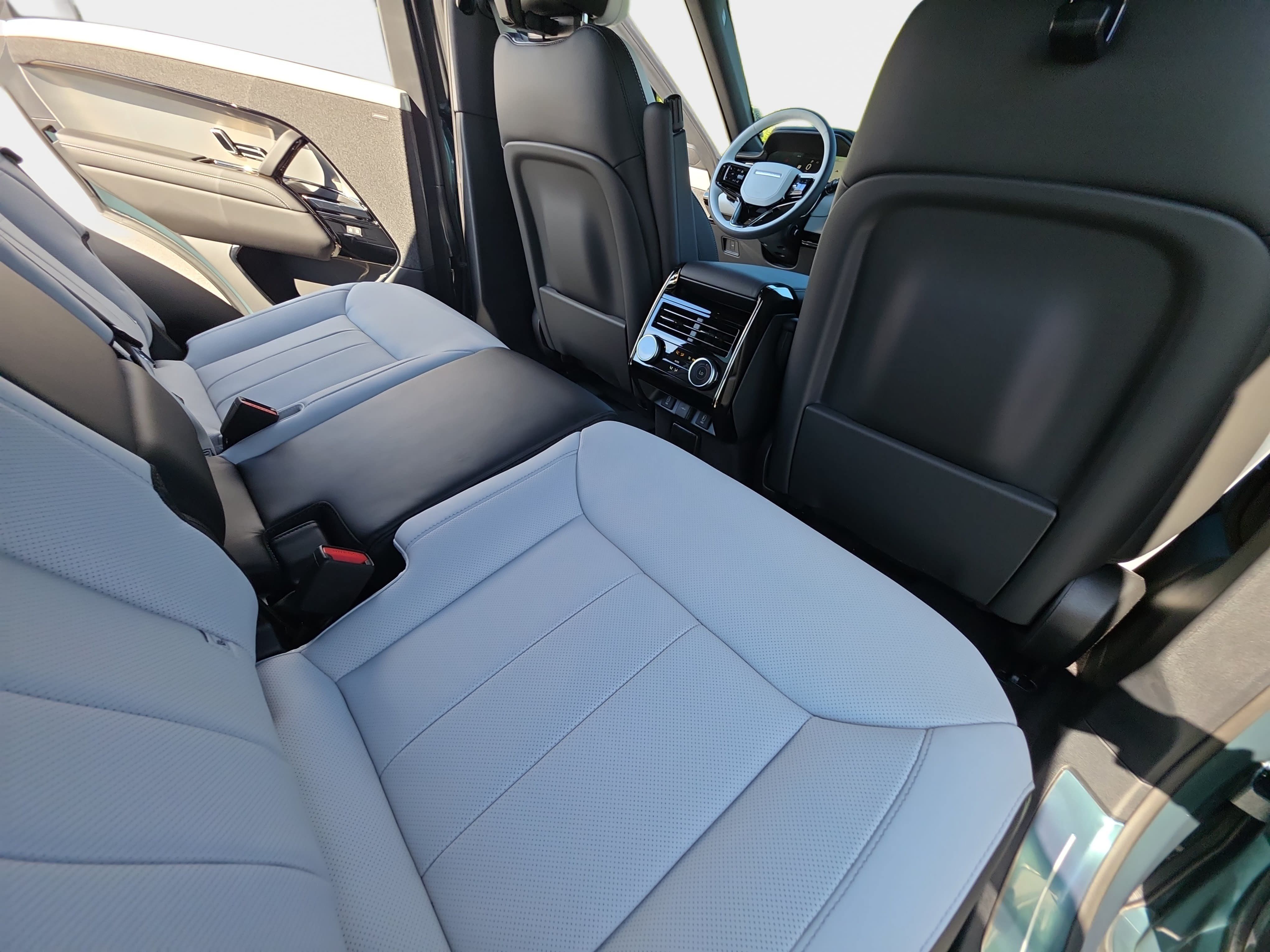 New 2027 Land Rover Range Rover Sport Dynamic SE AWD/4WD image 11