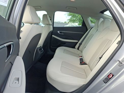 Certified 2023 Hyundai Sonata SEL FWD image 11