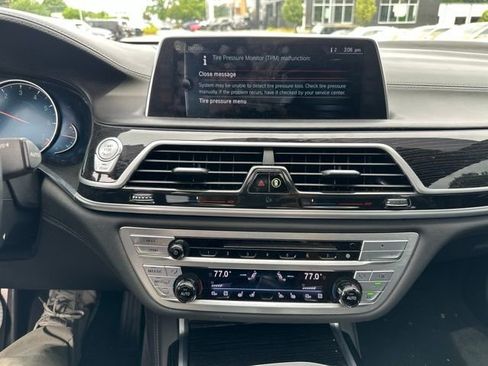 Used 2017 BMW 750i RWD image 30