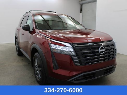 New 2026 Nissan Pathfinder SV image 5