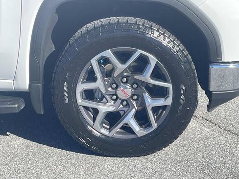 Used 2023 GMC Sierra 1500 SLE w/ Preferred Package image 11