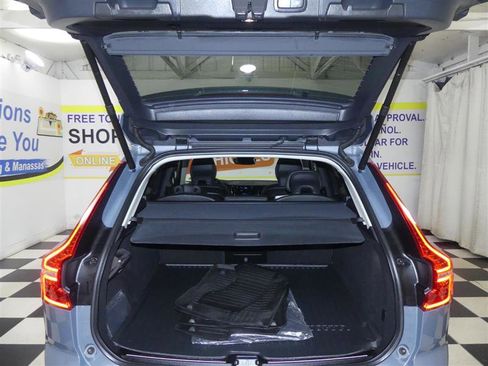 Used 2023 Volvo XC60 B5 Plus w/ Climate Package image 32