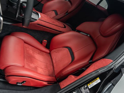 Used 2025 Ferrari Purosangue AWD/4WD image 24