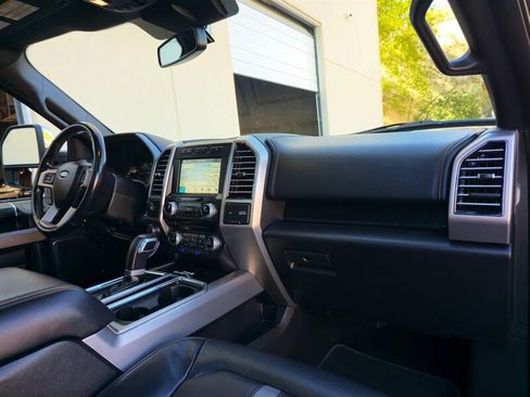 Used 2018 Ford F150 Platinum w/ Equipment Group 701A Luxury AWD/4WD image 28