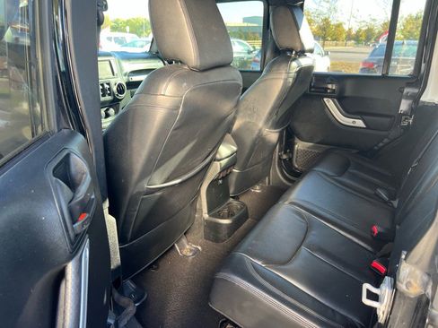 Used 2018 Jeep Wrangler Unlimited Sahara w/ Dual Top Group image 13