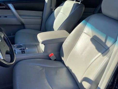 Used 2013 Toyota Highlander Plus image 14