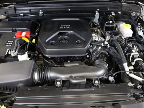 Used 2023 Jeep Wrangler Sport AWD/4WD image 15