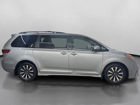 Used 2018 Toyota Sienna Limited Premium image 11