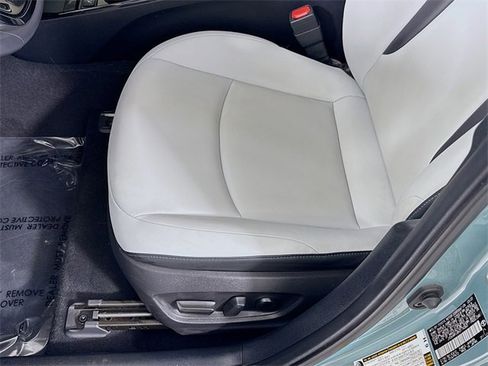 Certified 2022 Toyota Prius XLE image 18