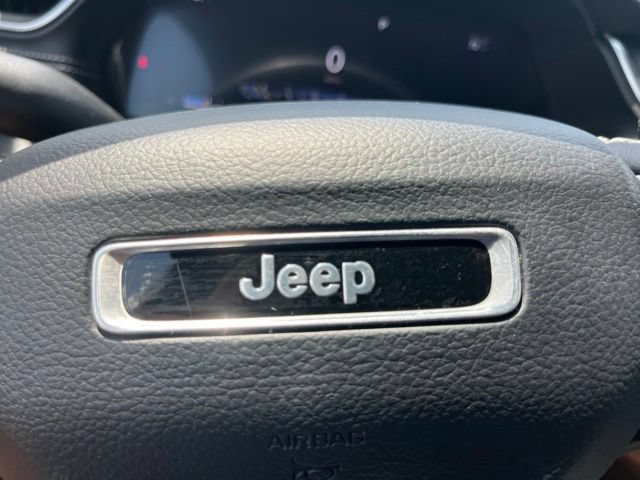 Used 2023 Jeep Grand Cherokee L Laredo RWD image 28