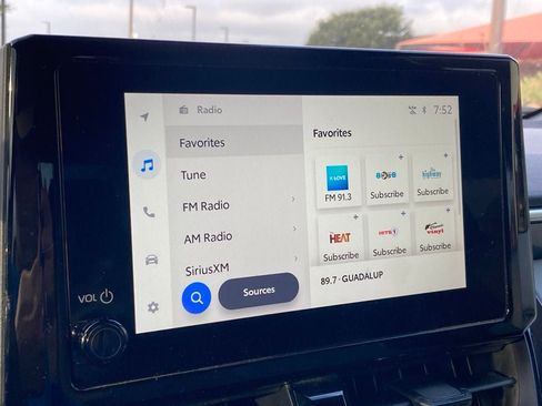 Used 2025 Toyota Corolla SE FWD image 21
