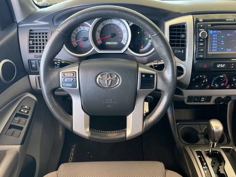 Used 2013 Toyota Tacoma 4x4 Double Cab w/ TRD Off-Road Pkg image 17