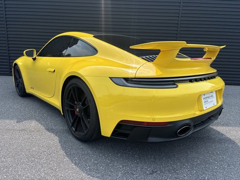 Used 2022 Porsche 911 Carrera 4 GTS AWD/4WD image 3