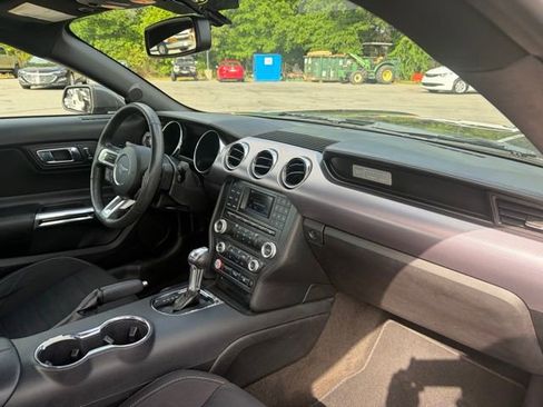 Used 2017 Ford Mustang GT w/ Black Accent Package RWD image 27