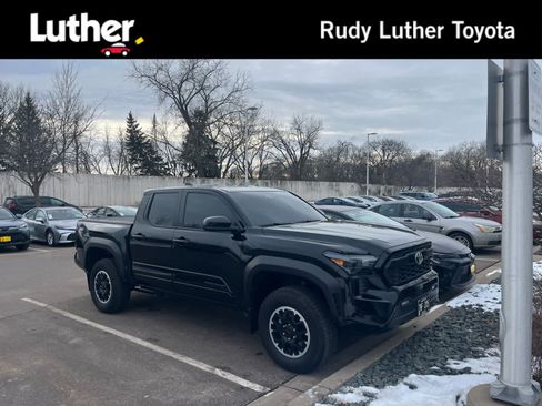 Certified 2024 Toyota Tacoma TRD Off-Road image 1