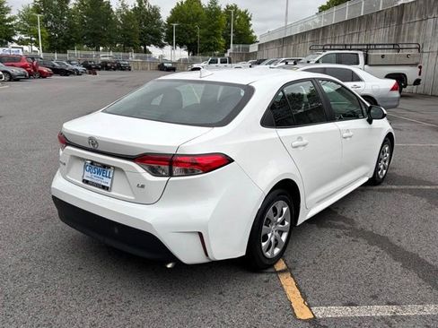 Used 2024 Toyota Corolla LE FWD image 7