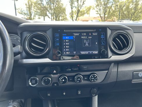 Used 2017 Toyota Tacoma TRD Off-Road w/ Tow Package (A/T) image 17