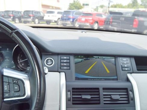 Used 2019 Land Rover Discovery Sport HSE AWD/4WD image 17