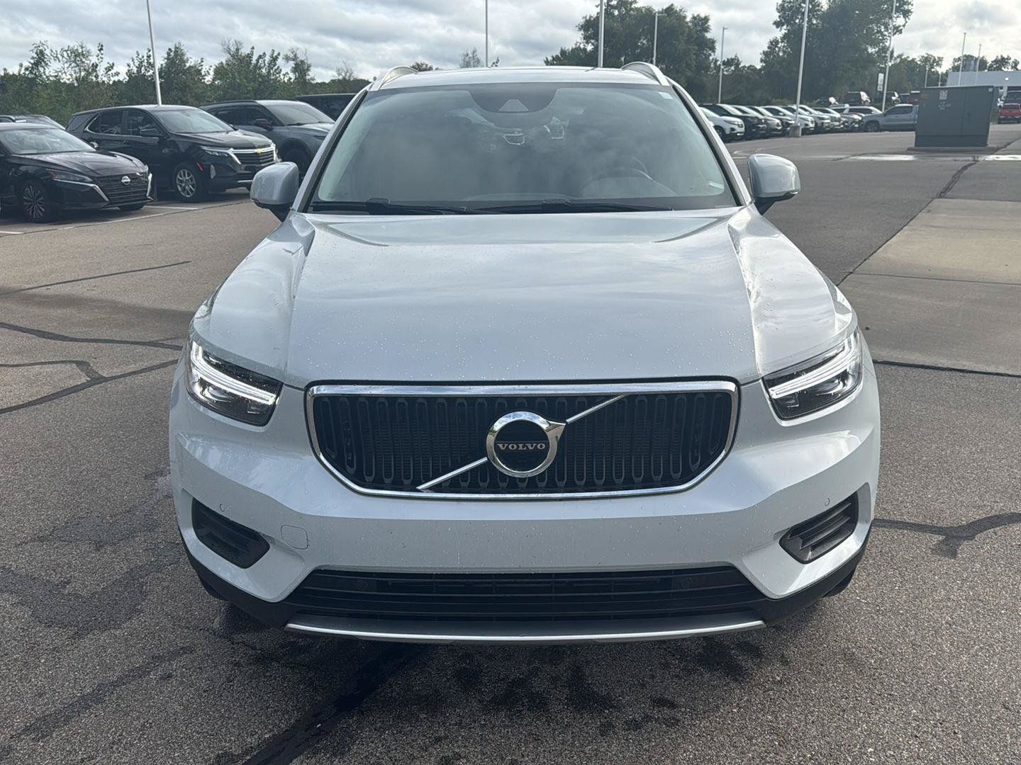 Used 2020 Volvo XC40 T5 Momentum w/ Protection Package Premier AWD/4WD image 8
