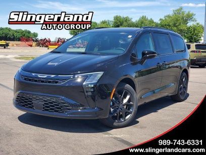 New 2027 Chrysler Pacifica Limited w/ S Appearance Package
