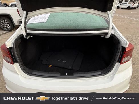 Used 2019 Hyundai Elantra SE w/ Cargo Package image 29