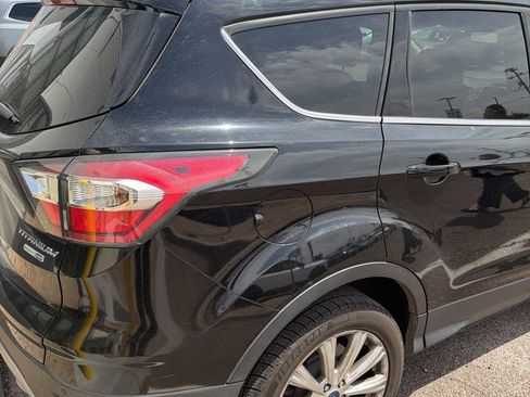 Used 2017 Ford Escape Titanium image 10