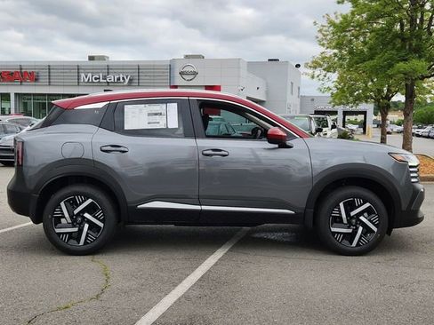 New 2026 Nissan Kicks SV FWD image 4