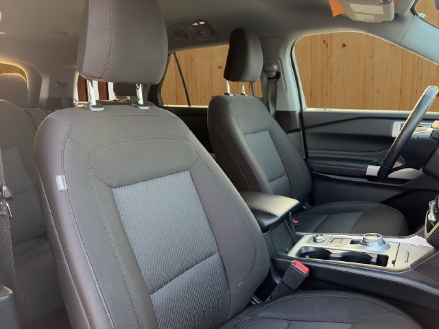 Used 2022 Ford Explorer XLT w/ Class IV Trailer Tow Package AWD/4WD image 18
