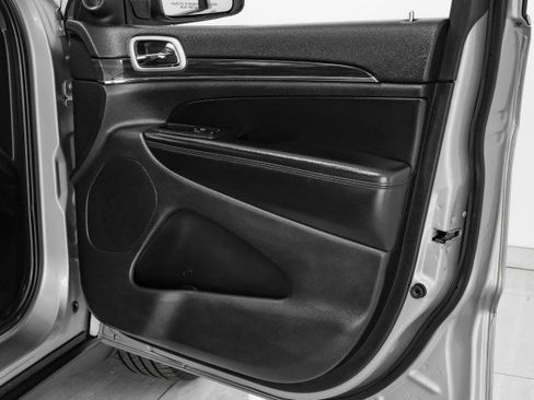 Used 2020 Jeep Grand Cherokee Limited image 41