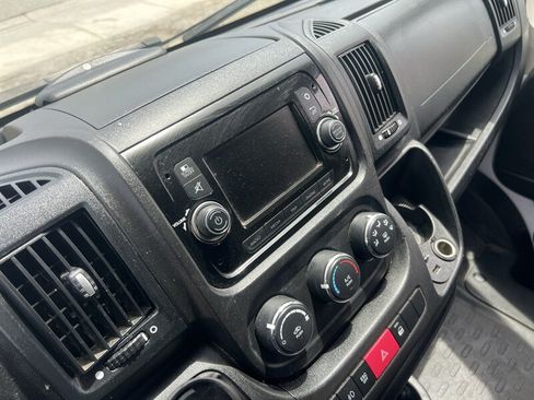 Used 2021 RAM ProMaster 2500 w/ Convenience Group FWD image 18