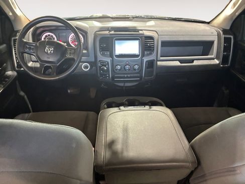 Used 2018 RAM 1500 Express AWD/4WD image 10