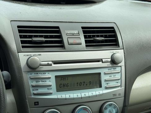 Used 2009 Toyota Camry LE image 3