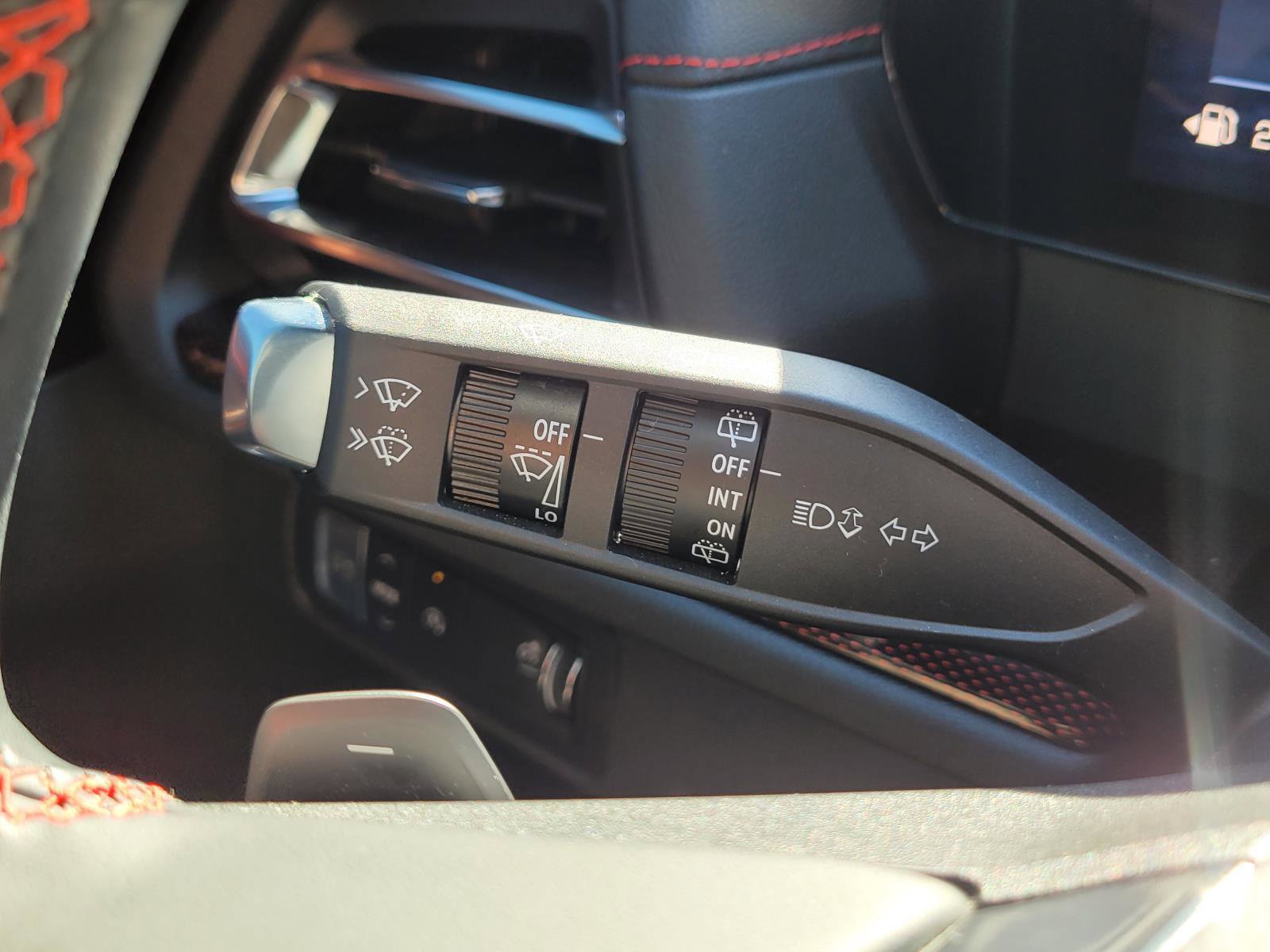 Used 2026 Chevrolet Traverse RS FWD image 33