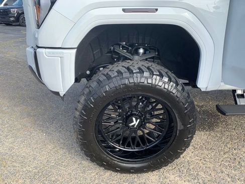 Used 2026 GMC Sierra 2500 AT4 w/ AT4 Premium Plus Package AWD/4WD image 42