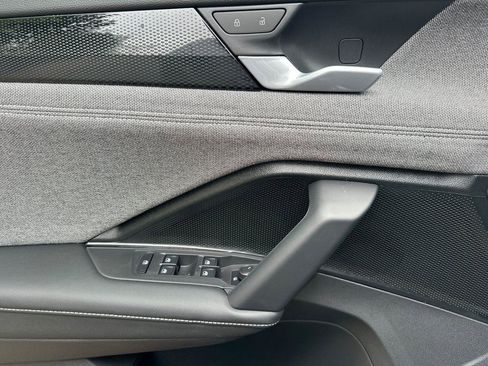 New 2026 Volkswagen Tiguan S image 10