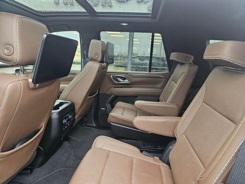 Used 2024 Chevrolet Tahoe High Country image 13