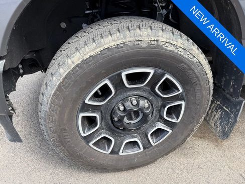 Used 2024 Ford F350 Platinum w/ FX4 Off-Road Package AWD/4WD image 9