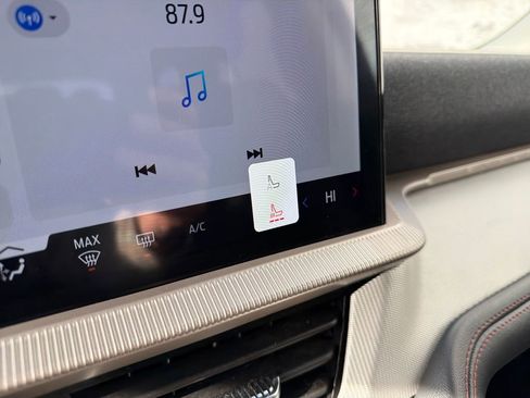 Used 2025 Ford Explorer Active image 45